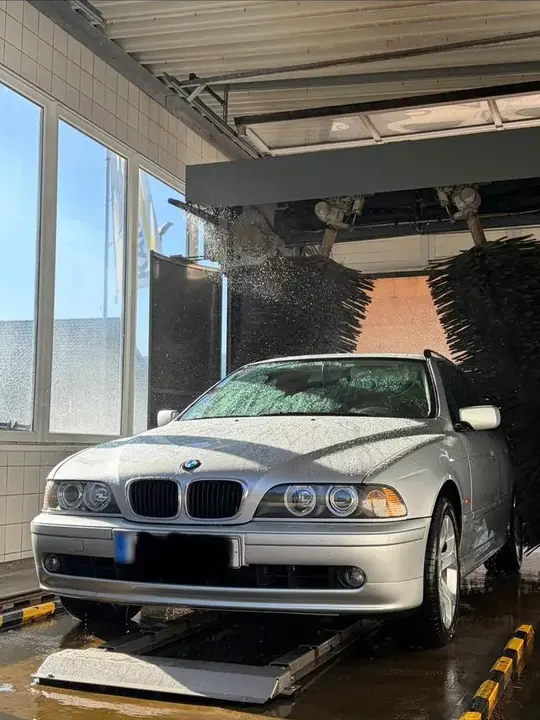 BMW 525I