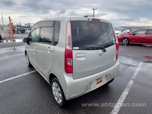 Daihatsu Move 2011 photo 3