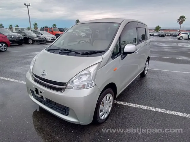 Daihatsu Move 2011 photo 2