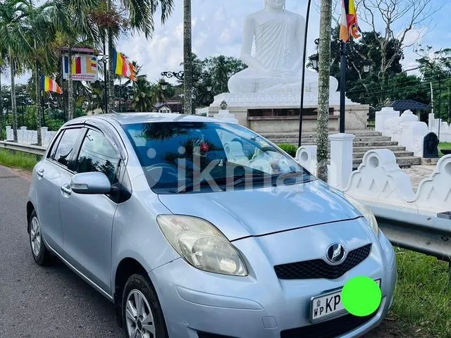 Toyota Vitz 2009 photo 2