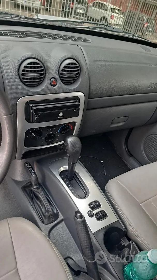 Jeep Cherokee 2008 photo 3
