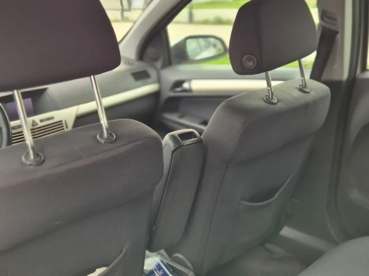 Opel Astra 2007 photo 2