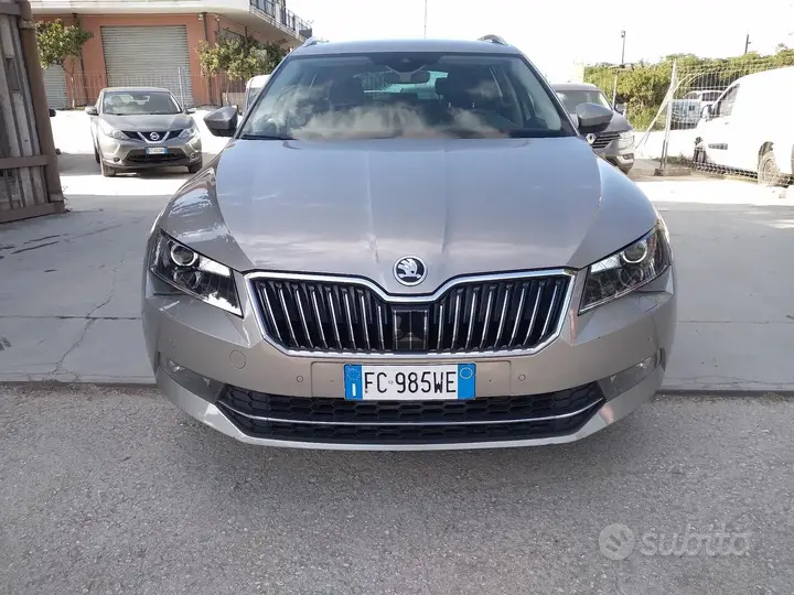 Skoda Superb 2016 photo 2