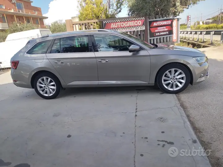 Skoda Superb 2016 photo 4