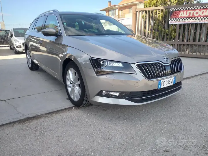 Skoda Superb 2016 photo 3