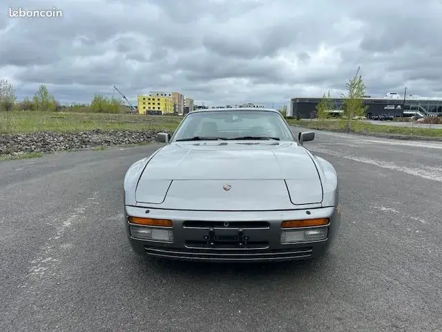 Porsche 944 1987 photo 2