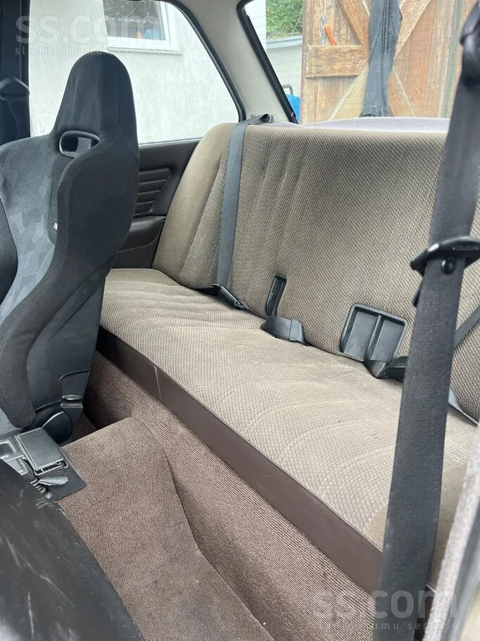 BMW E30 1988 photo 4