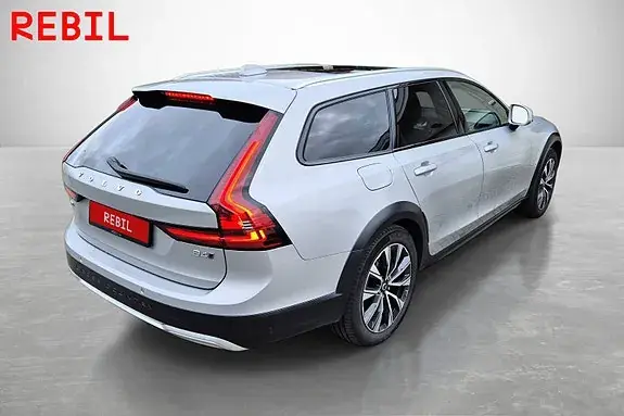 Volvo V90 Cross Country 2024 photo 4