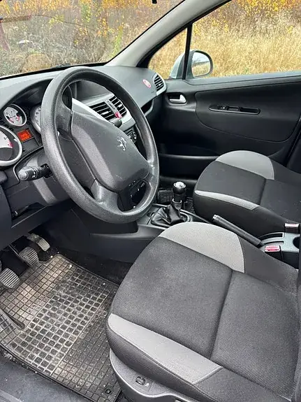 Peugeot 207 2009 photo 5