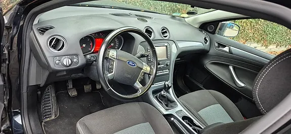 Ford Mondeo 2012 photo 2