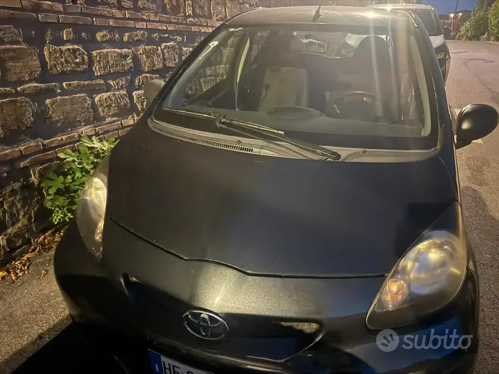 Toyota Aygo 2011 photo 2