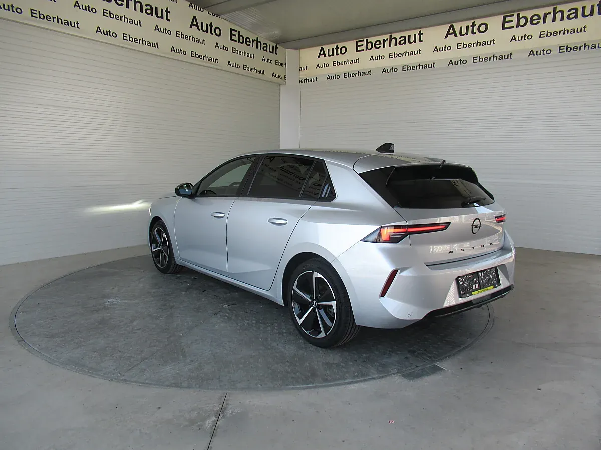Opel Astra 2024 photo 3
