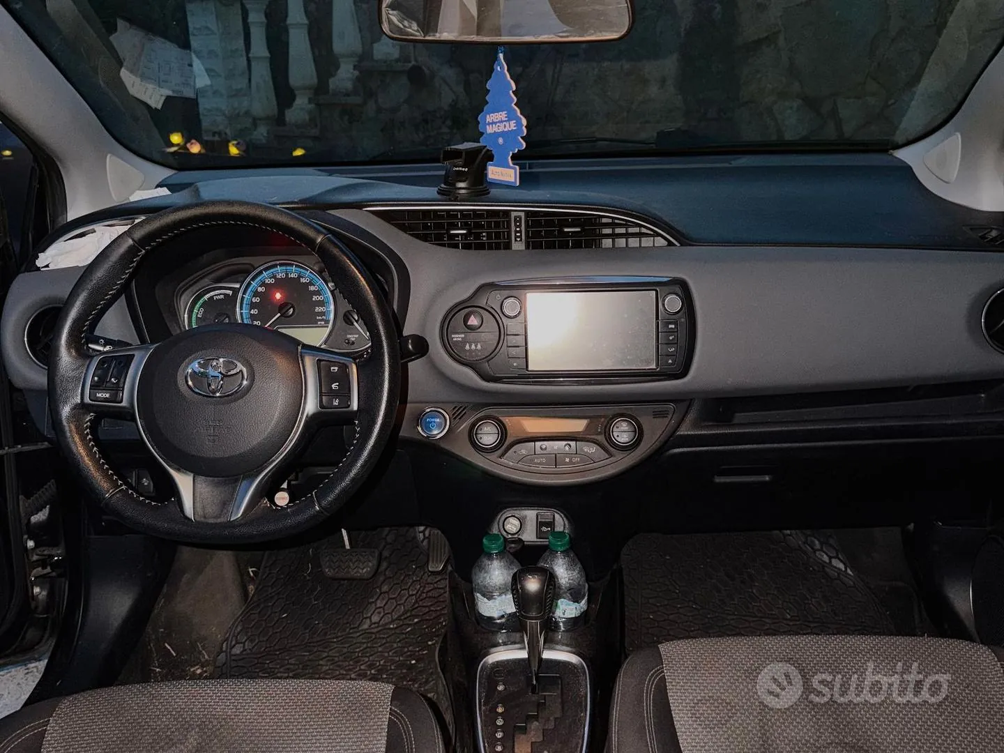 Toyota Yaris 2016 photo 5