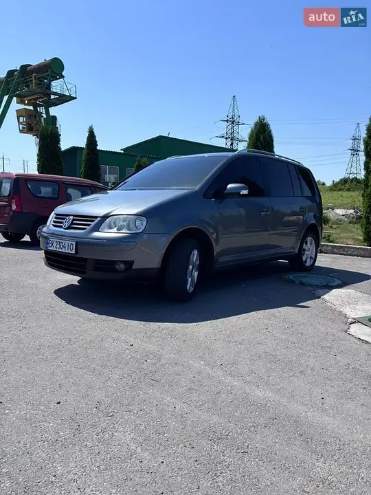 Volkswagen Touran 2003 photo 2