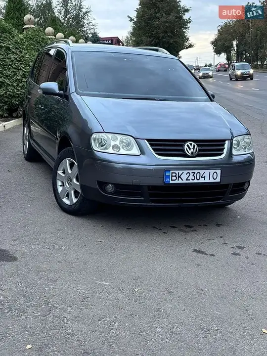 Volkswagen Touran 2003 photo 4