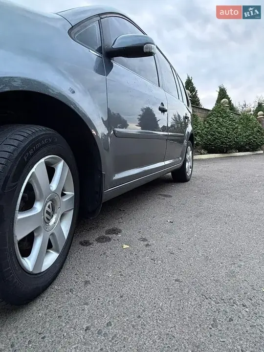 Volkswagen Touran 2003 photo 3