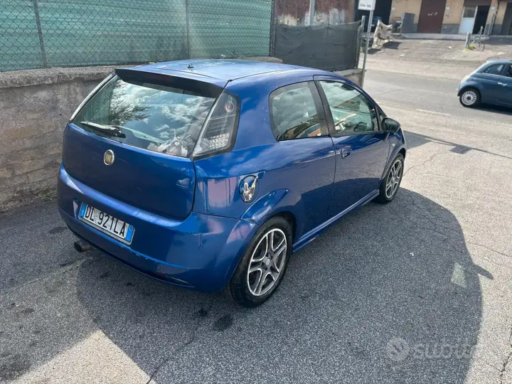 Fiat Grande Punto 2008 photo 3
