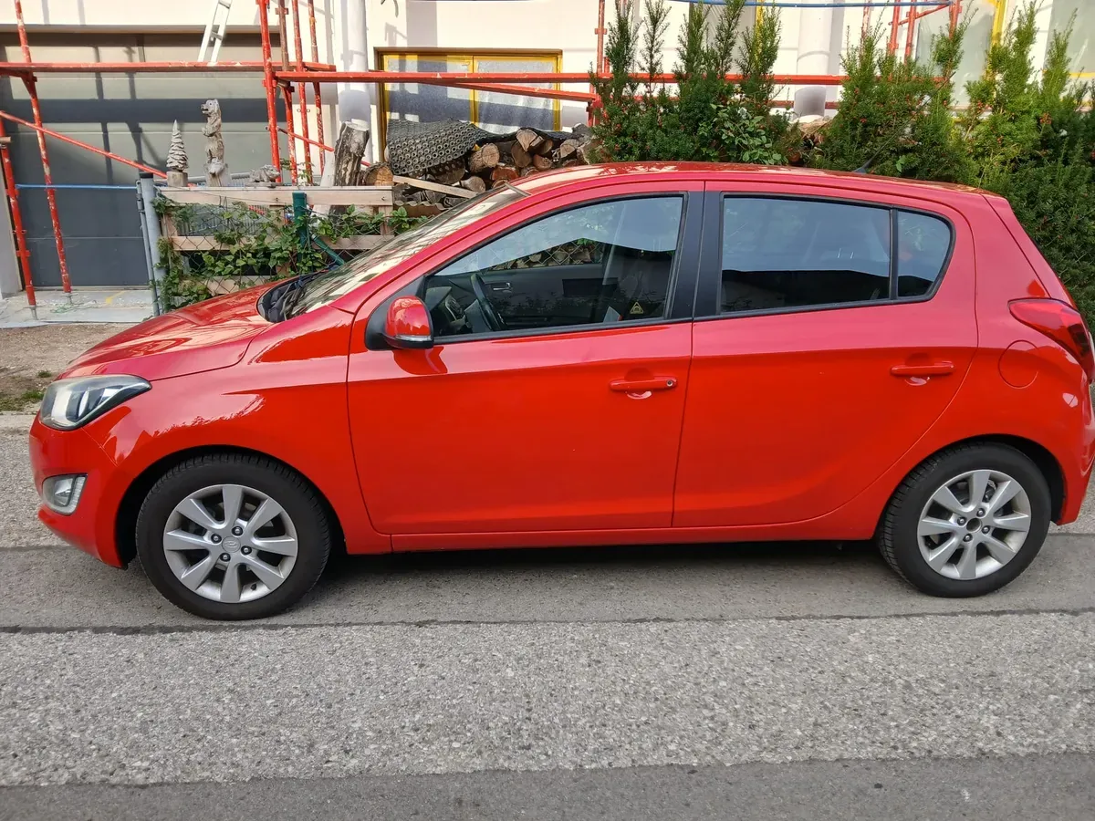Hyundai I20 2013 photo 2