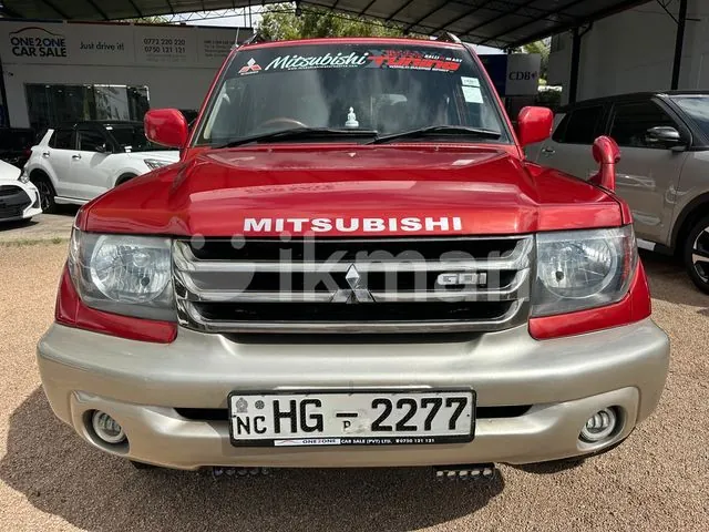 Mitsubishi Pajero 2000 photo 2