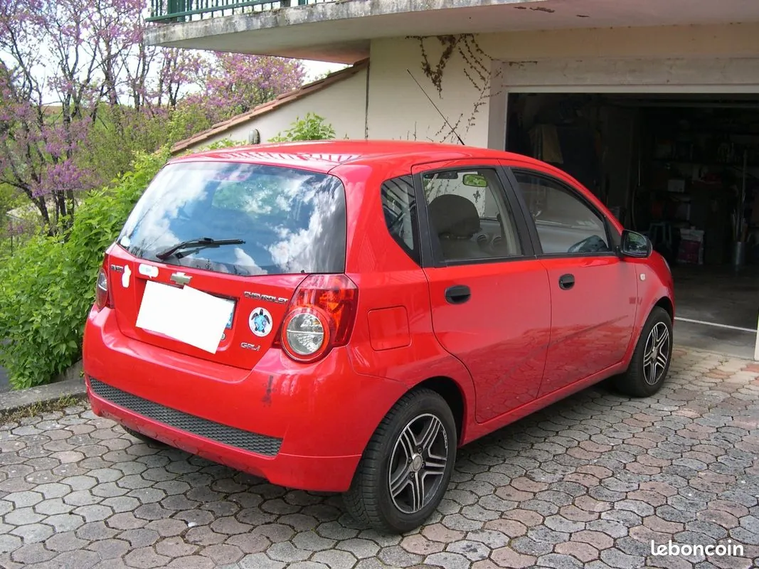 Chevrolet Aveo 2010 photo 2