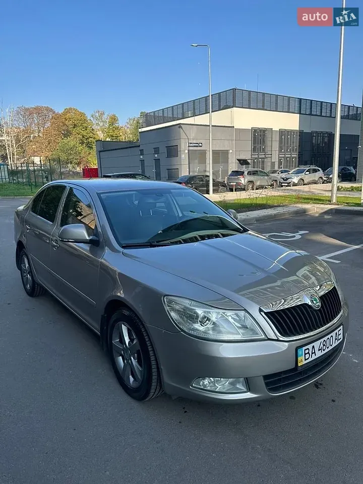 Skoda Octavia 2012 photo 2
