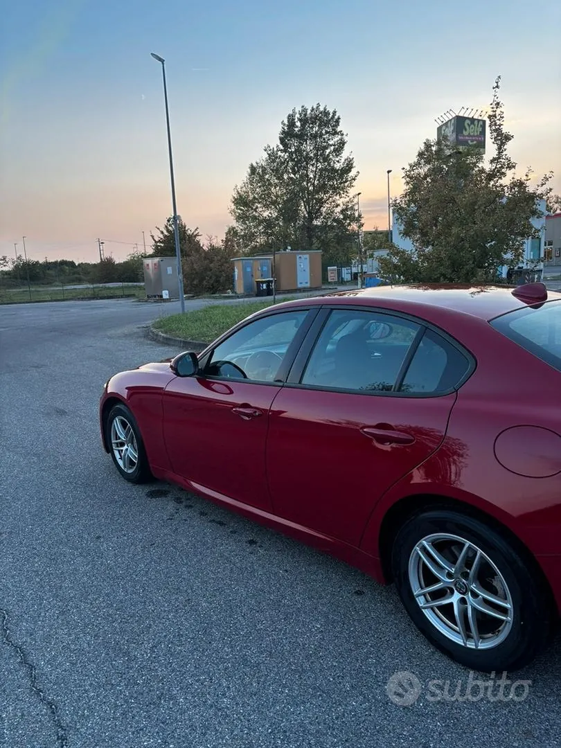 Alfa Romeo Giulia 2019 photo 4