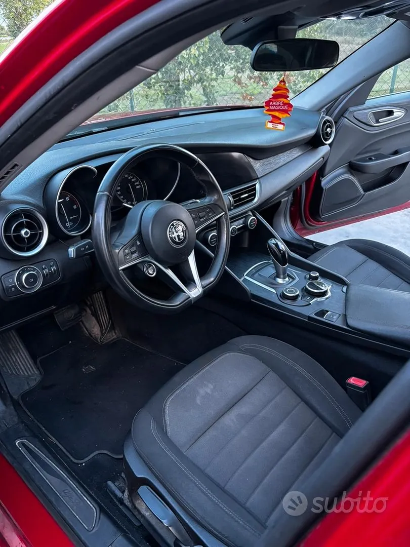 Alfa Romeo Giulia 2019 photo 5