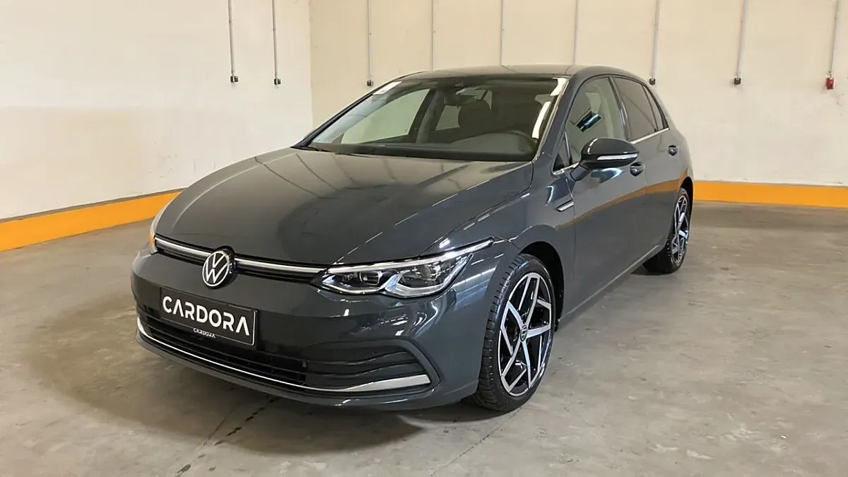 Volkswagen Golf 2024 photo 2