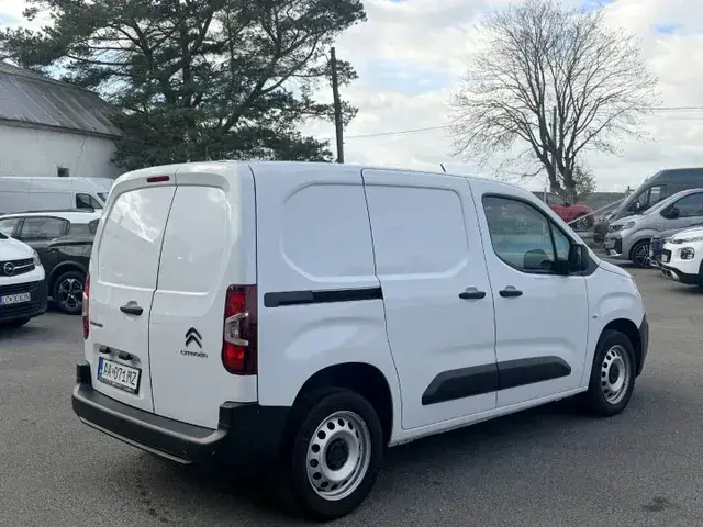 Citroen Berlingo 2024 photo 2