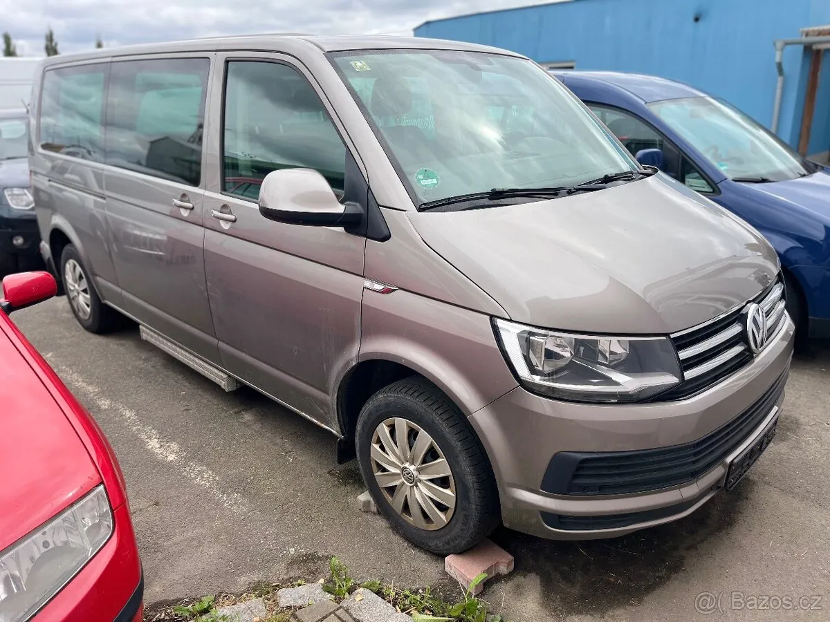 Volkswagen Caravelle 2017 photo 2