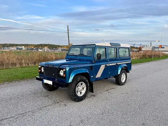Land Rover Defender 110 1997 photo 4