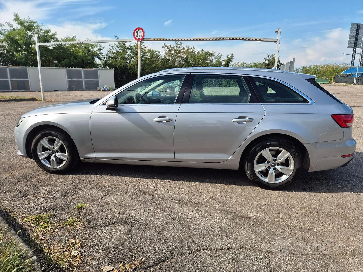 Audi A4 Avant 2017 photo 2