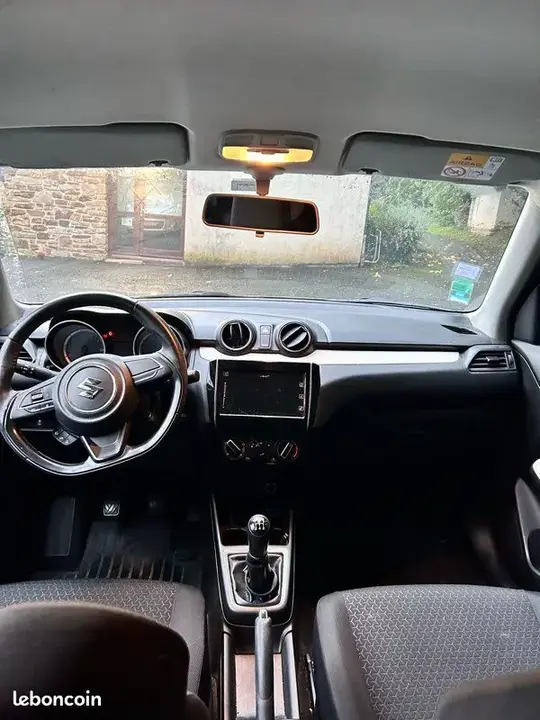 Suzuki Swift 2019 photo 3