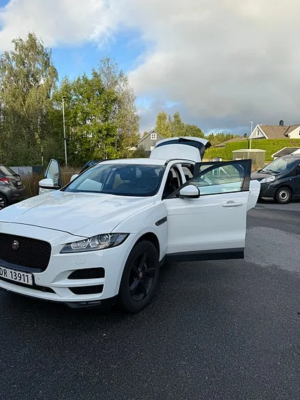 Jaguar F-Pace 2017 photo 3