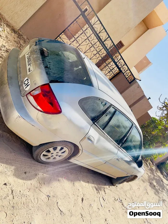 Kia Rio 2004 photo 4