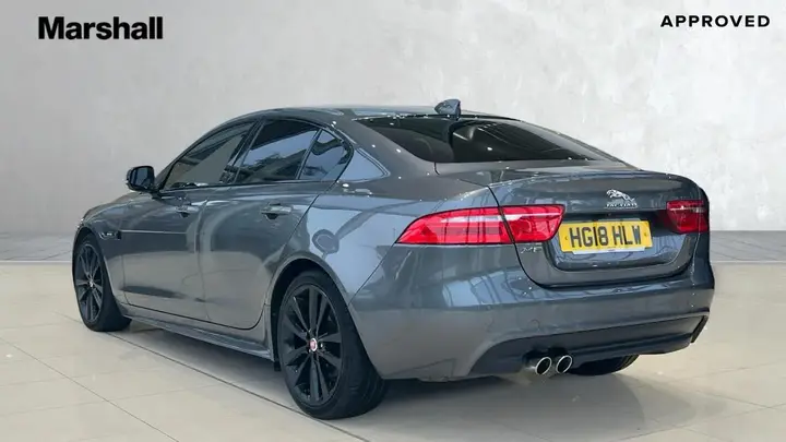 Jaguar Xe 2018 photo 2