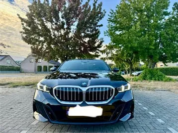 BMW 520I