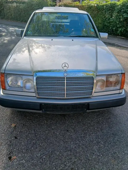 Mercedes-Benz W124