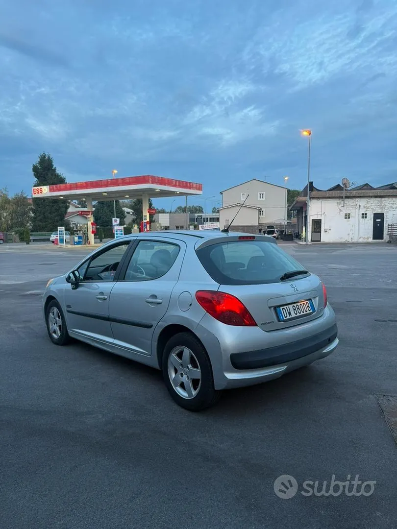 Peugeot 207 2009 photo 4