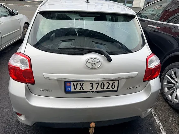 Toyota Auris 2011 photo 3