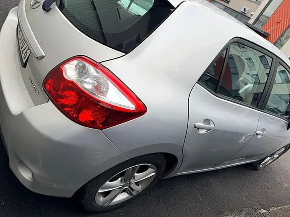Toyota Auris 2011 photo 4