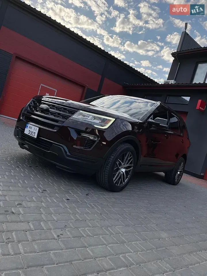 Ford Explorer 2018 photo 2