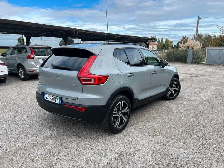 Volvo Xc40 2025 photo 5