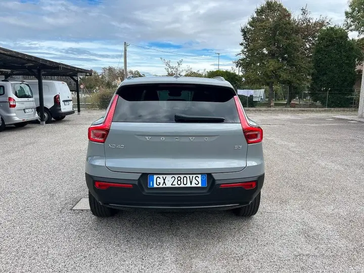 Volvo Xc40 2025 photo 4