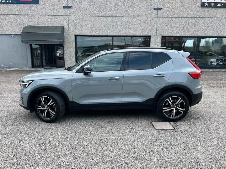 Volvo Xc40 2025 photo 2