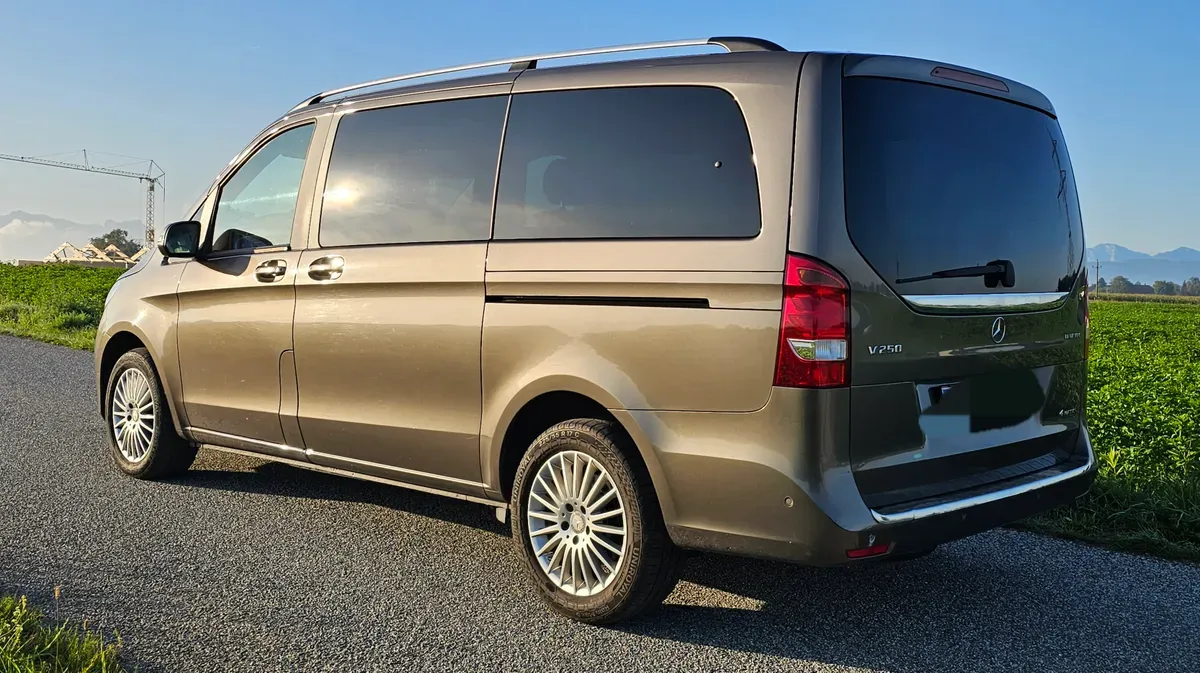 Mercedes-Benz V-Class 2015 photo 3