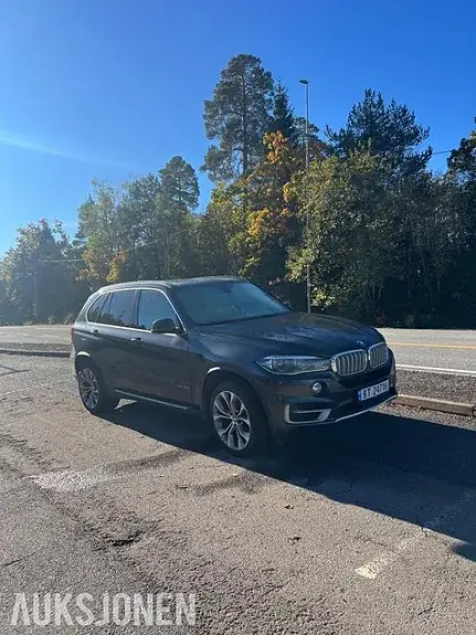 BMW X5 2015 photo 2