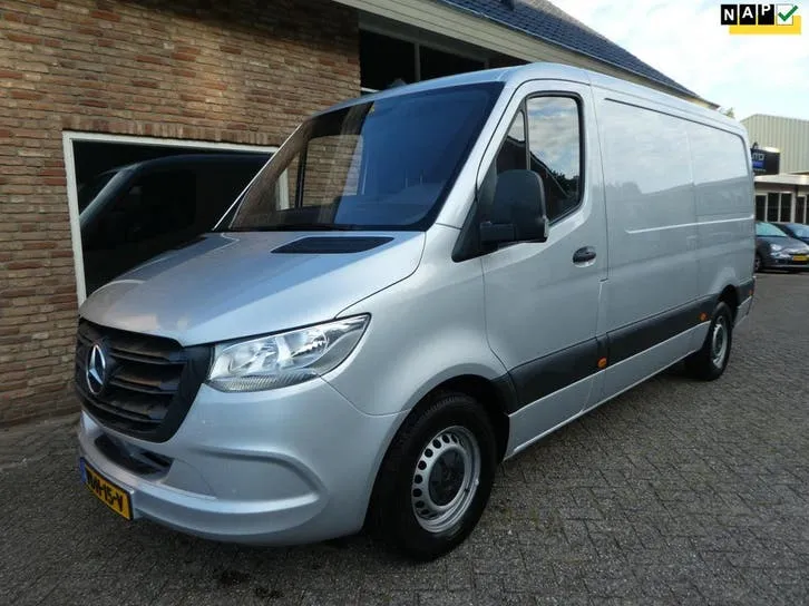 Mercedes-Benz Sprinter 319
