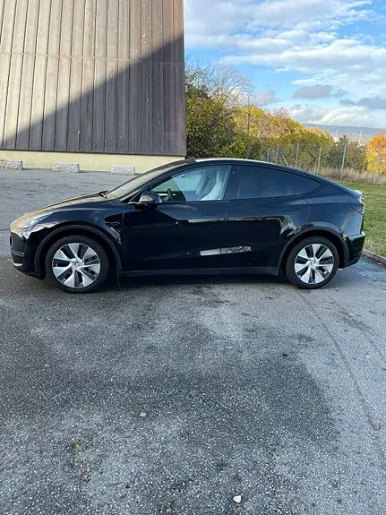 Tesla Model Y 2023 photo 5