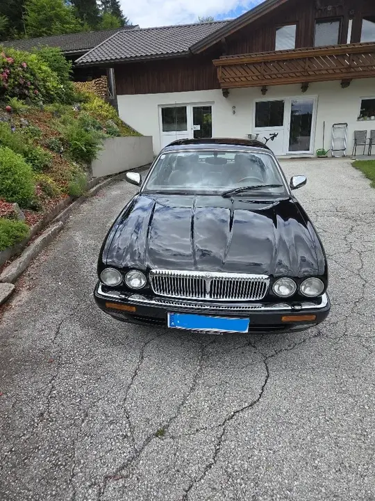 Jaguar Double Six